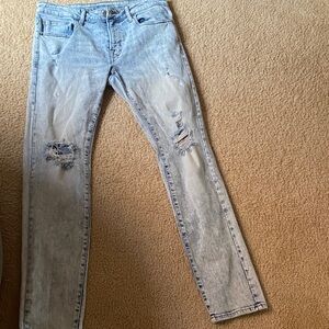 American eagle men’s Distressed Jeans